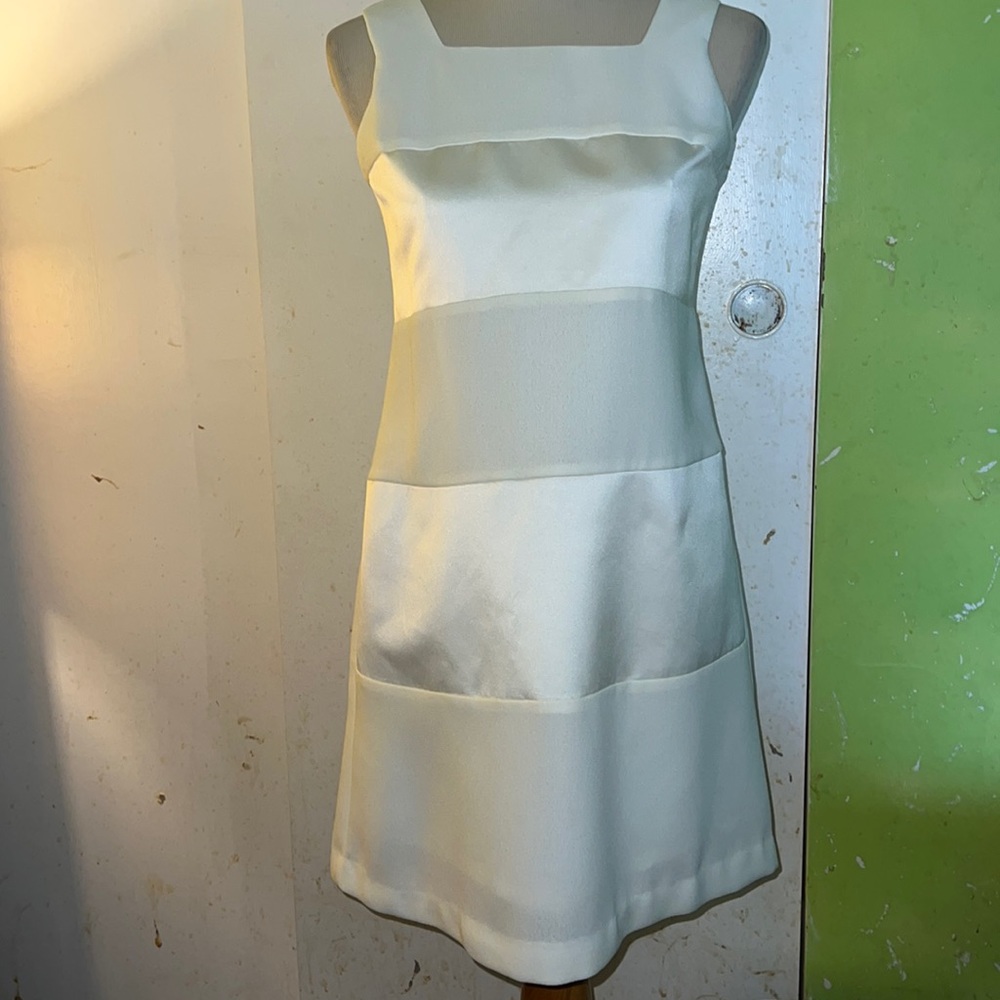 Nicole Miller Large white sleeveless dress colorblock look
